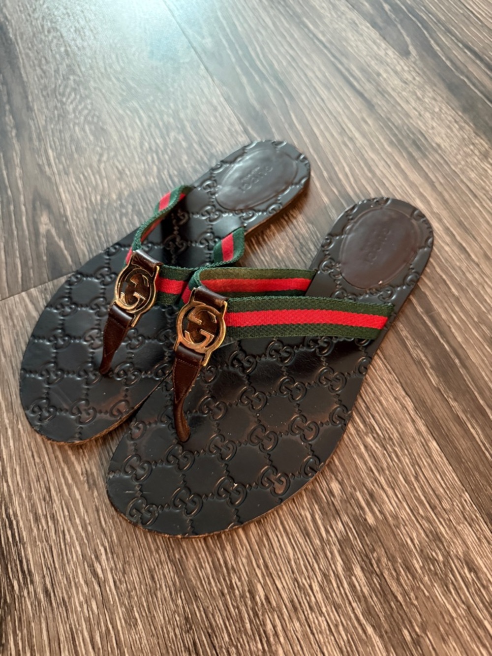 Gucci Guccissima Thong Sandal - Picture 4 of 7